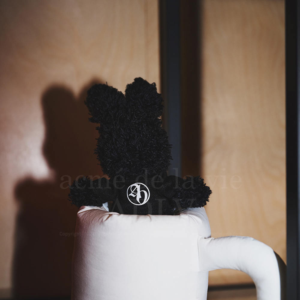 【acme de la vie】 FUZZY RABBIT DOLL KEY RING WHITE FUZZY RABBIT DOLL KEY RING WHITE AU$69.00 | acmé de la vie